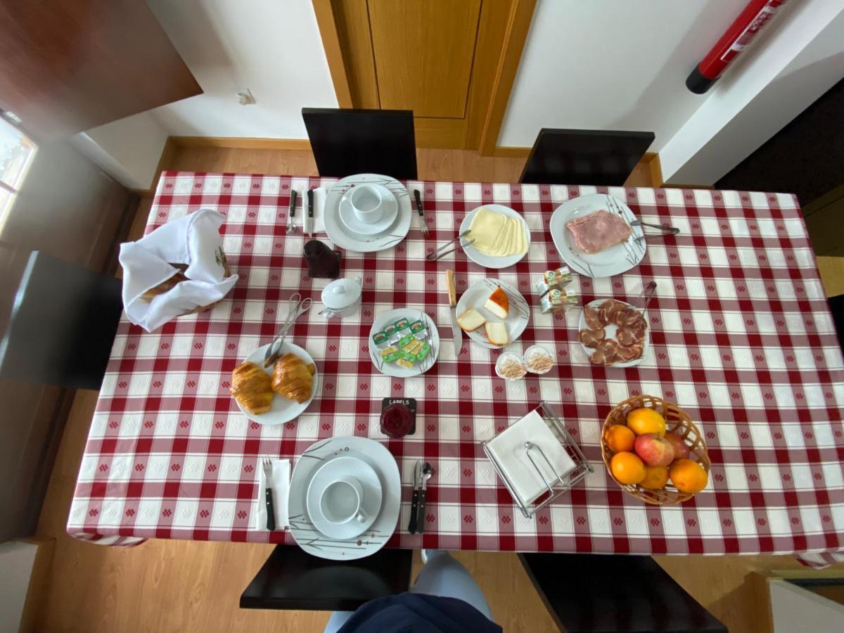 Гостевой дом Casa Do Ti Latoeiro Торри-ди-Монкорву Экстерьер фото